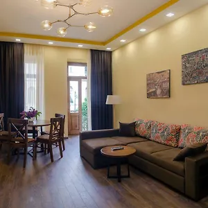 شقة Home@97 On Aghmashenebeli Avenue, تبليسي